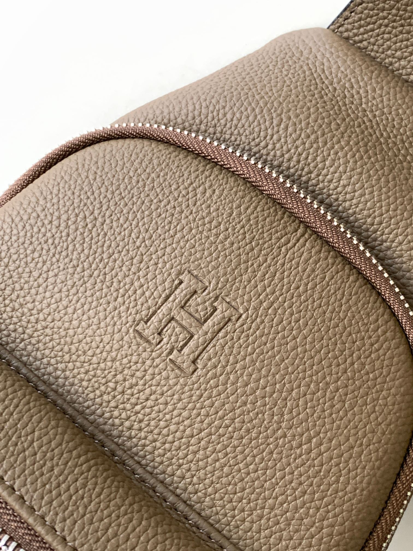 エルメス H エンボス レザー ファニーパック