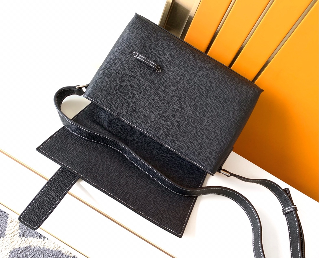 エルメス スティーブ ライト ジュニア メッセンジャーバッグ