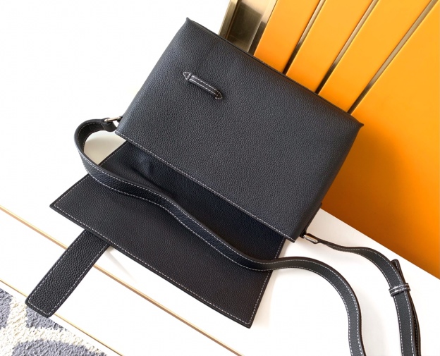 エルメス スティーブ ライト ジュニア メッセンジャーバッグ