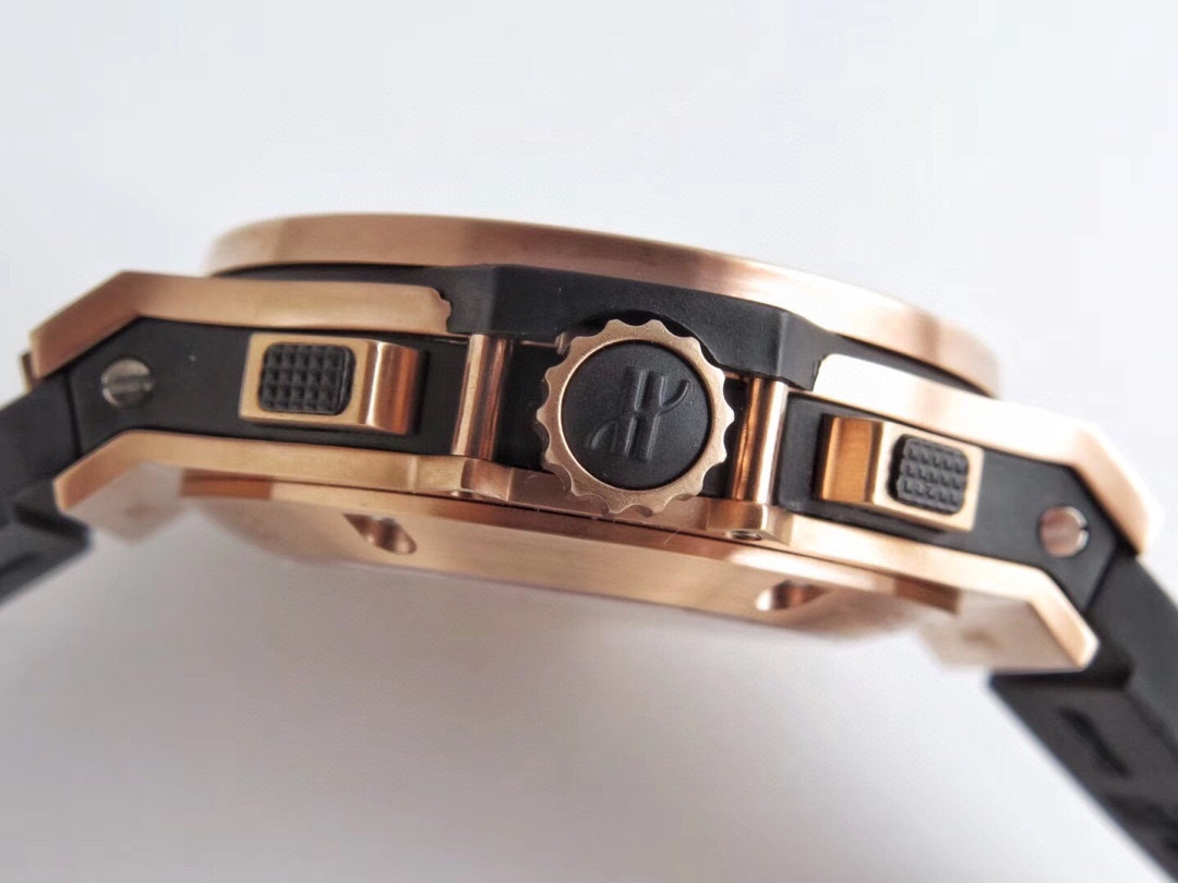 ユーボット ビッグバン 44mm