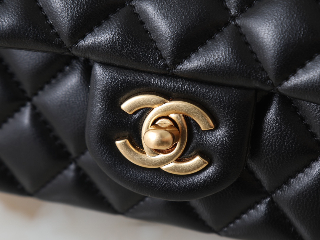 シャネル ミニ フラップ バッグ「Mini Flap Bag」