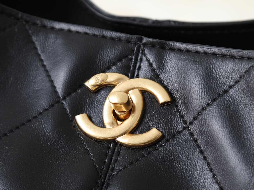 シャネル スモール ショッピングバッグ「Shopping Bag」