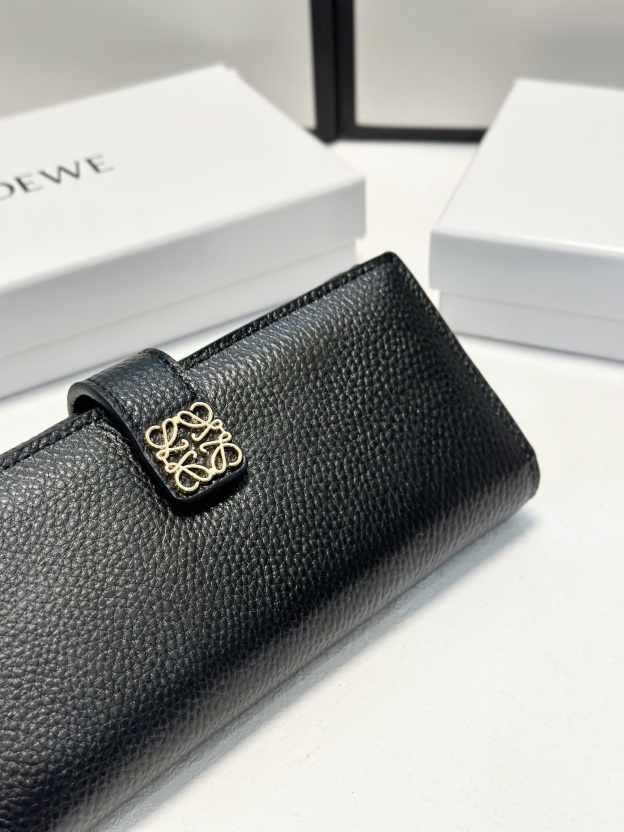 ロエベ「LOEWE」アナグラム コンティネンタル ウォレット（ペブルグレインカーフ）