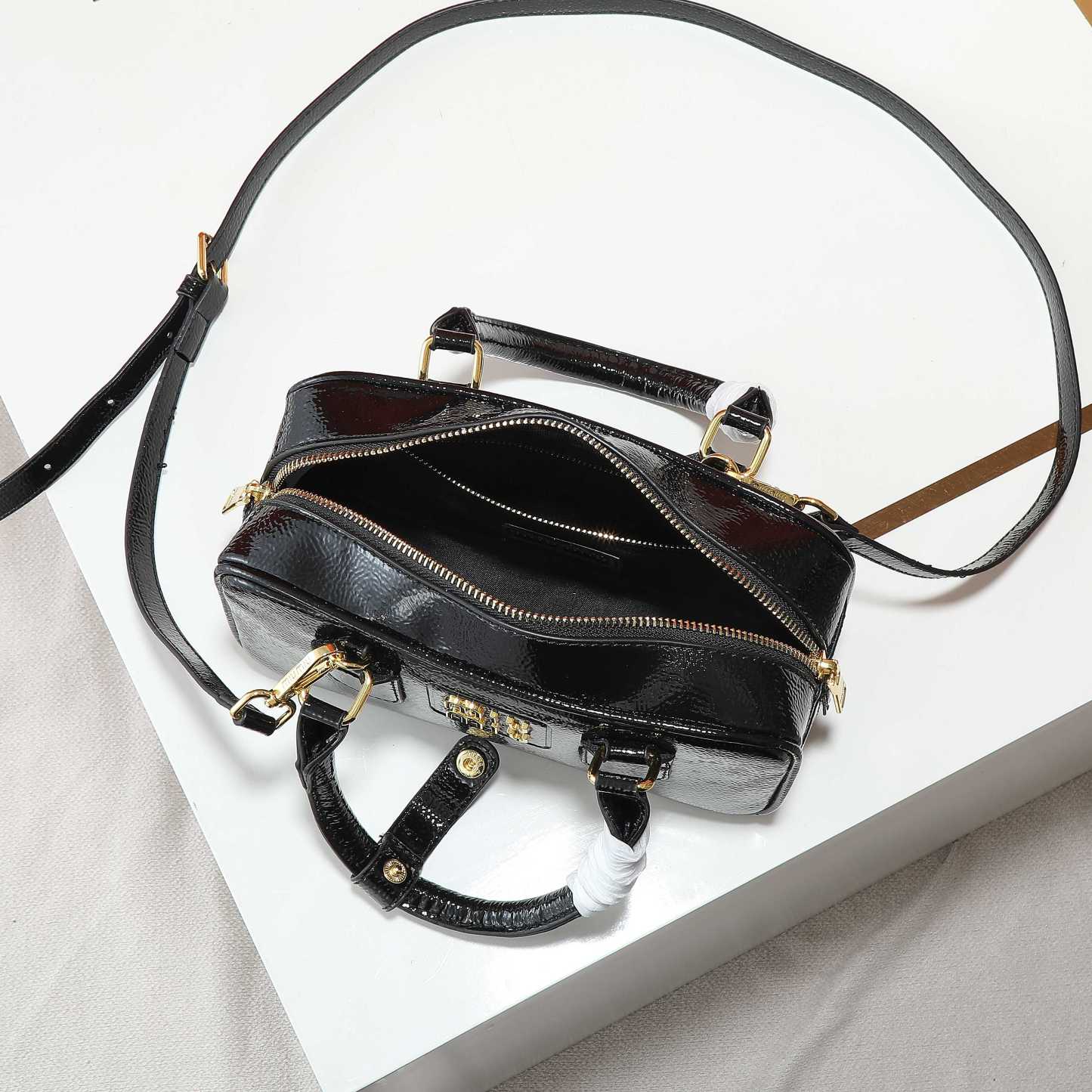 ミュウミュウ アルカディ レザー レギュラーバッグ「Arcadie Bag」