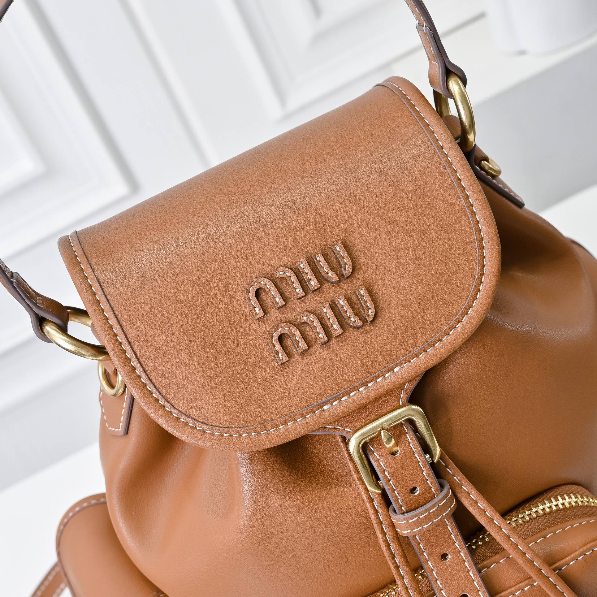 ミュウミュウ アルカディ レザー ミディアムバックパック「Arcadie Bag」