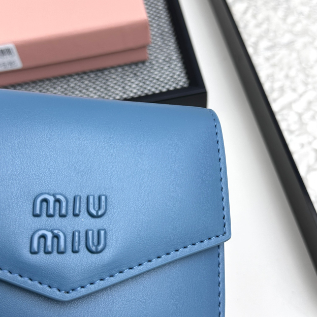 ミュウミュウ アルカディ コンパクト フラップ ウォレット「Arcadie Wallet」
