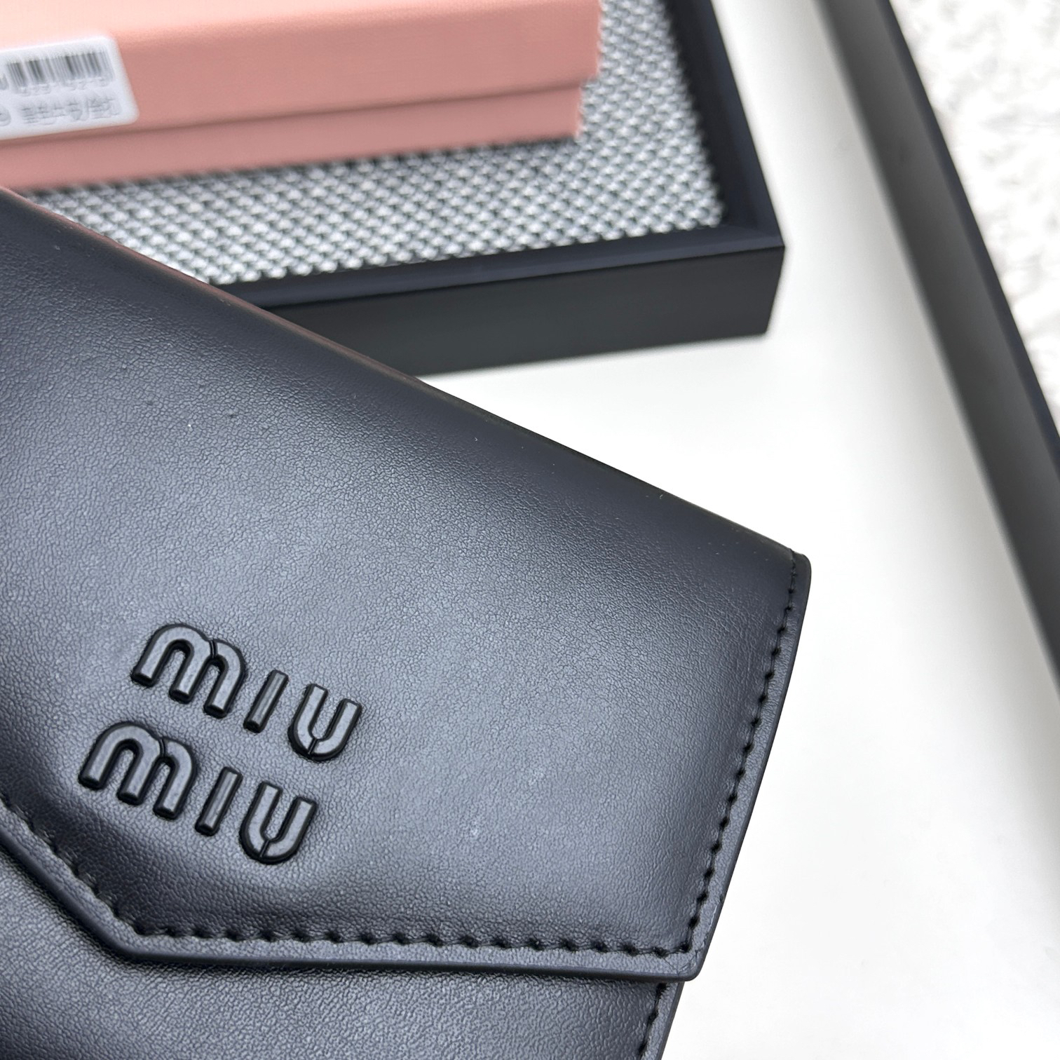 ミュウミュウ アルカディ コンパクト フラップ ウォレット「Arcadie Wallet」