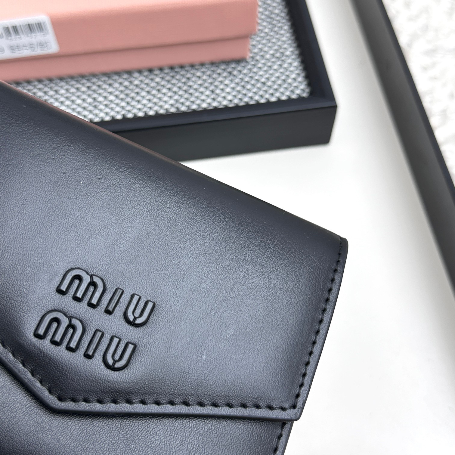 ミュウミュウ アルカディ コンパクト フラップ ウォレット「Arcadie Wallet」