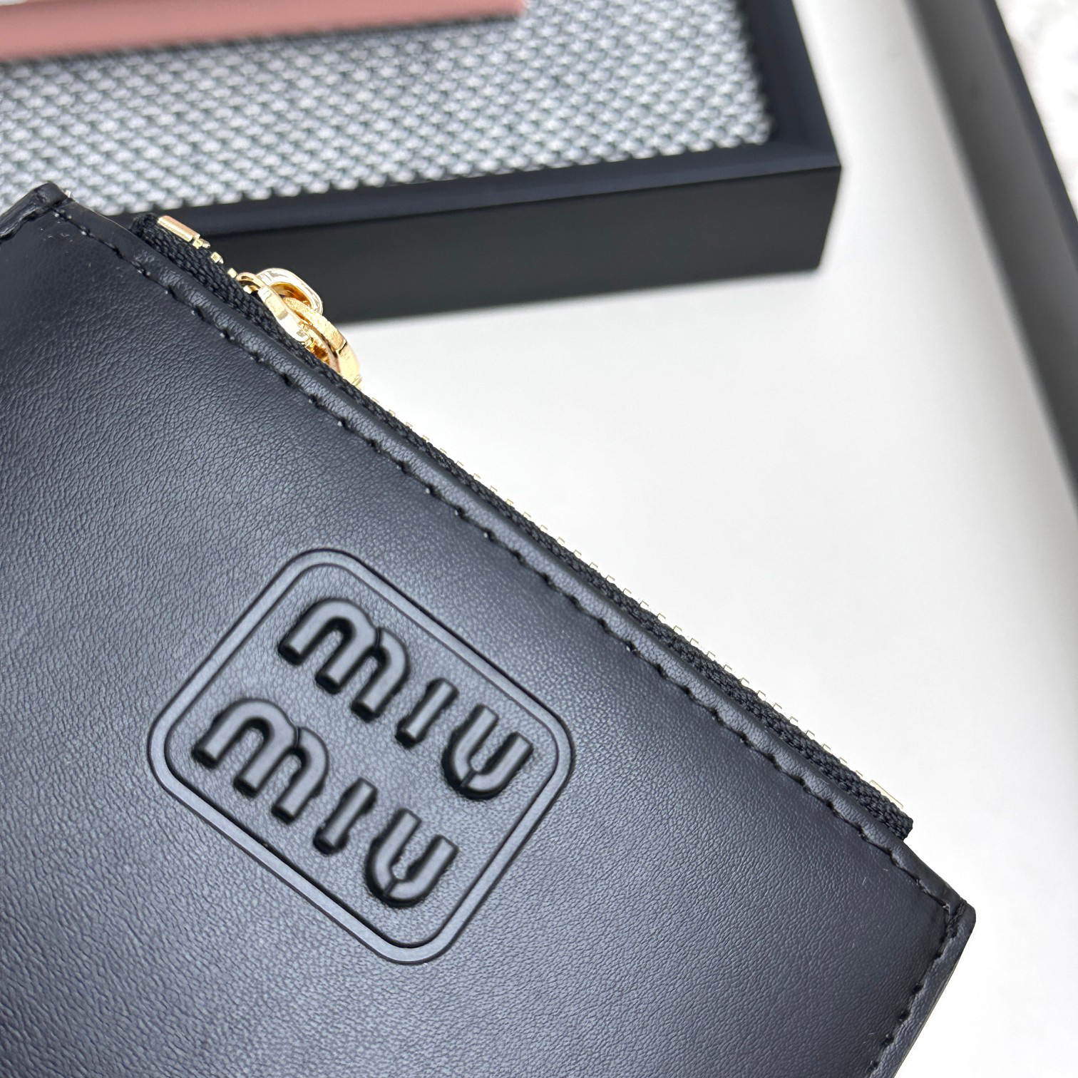 ミュウミュウ アルカディ レザー 財布「Arcadie Wallet」