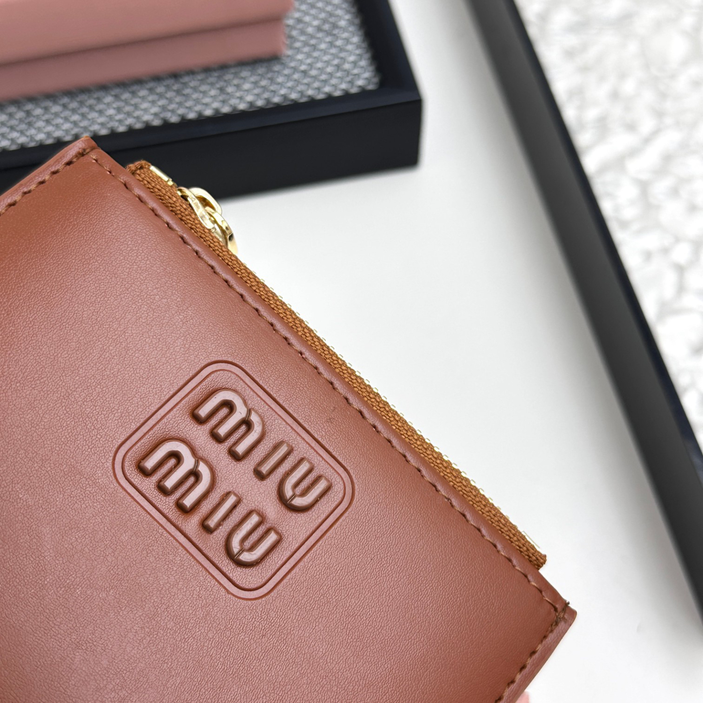 ミュウミュウ アルカディ レザー 財布「Arcadie Wallet」