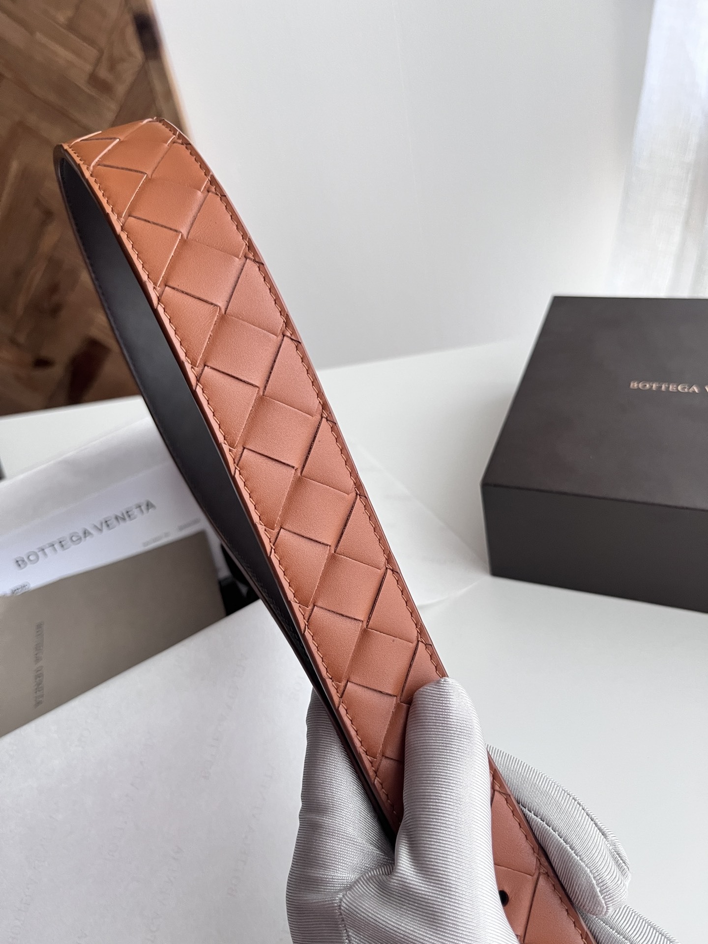 ボッテガ・ヴェネタ「Bottega Veneta」イントレチャート リバーシブル ベルト