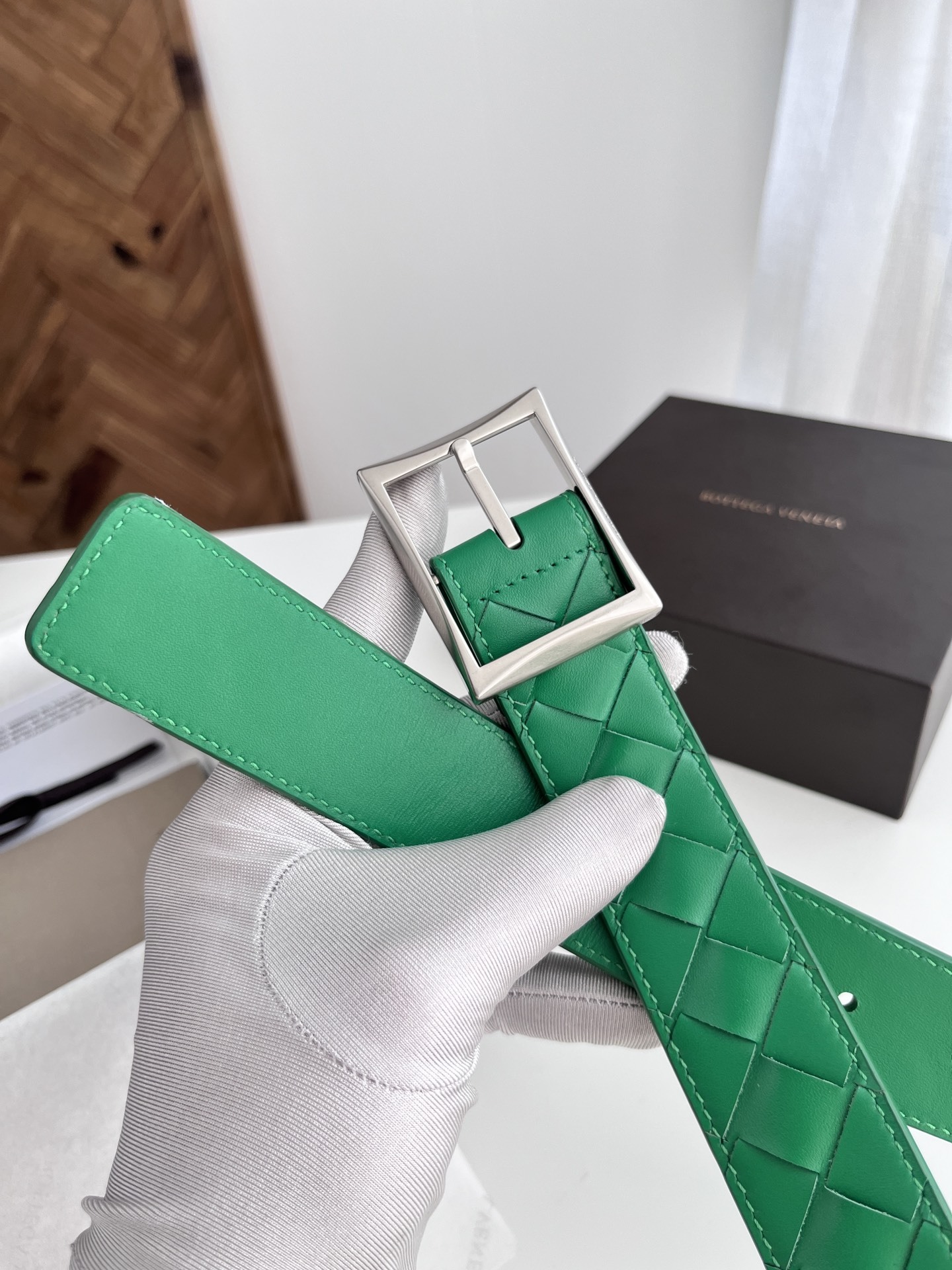 ボッテガ・ヴェネタ「Bottega Veneta」イントレチャート リバーシブル ベルト