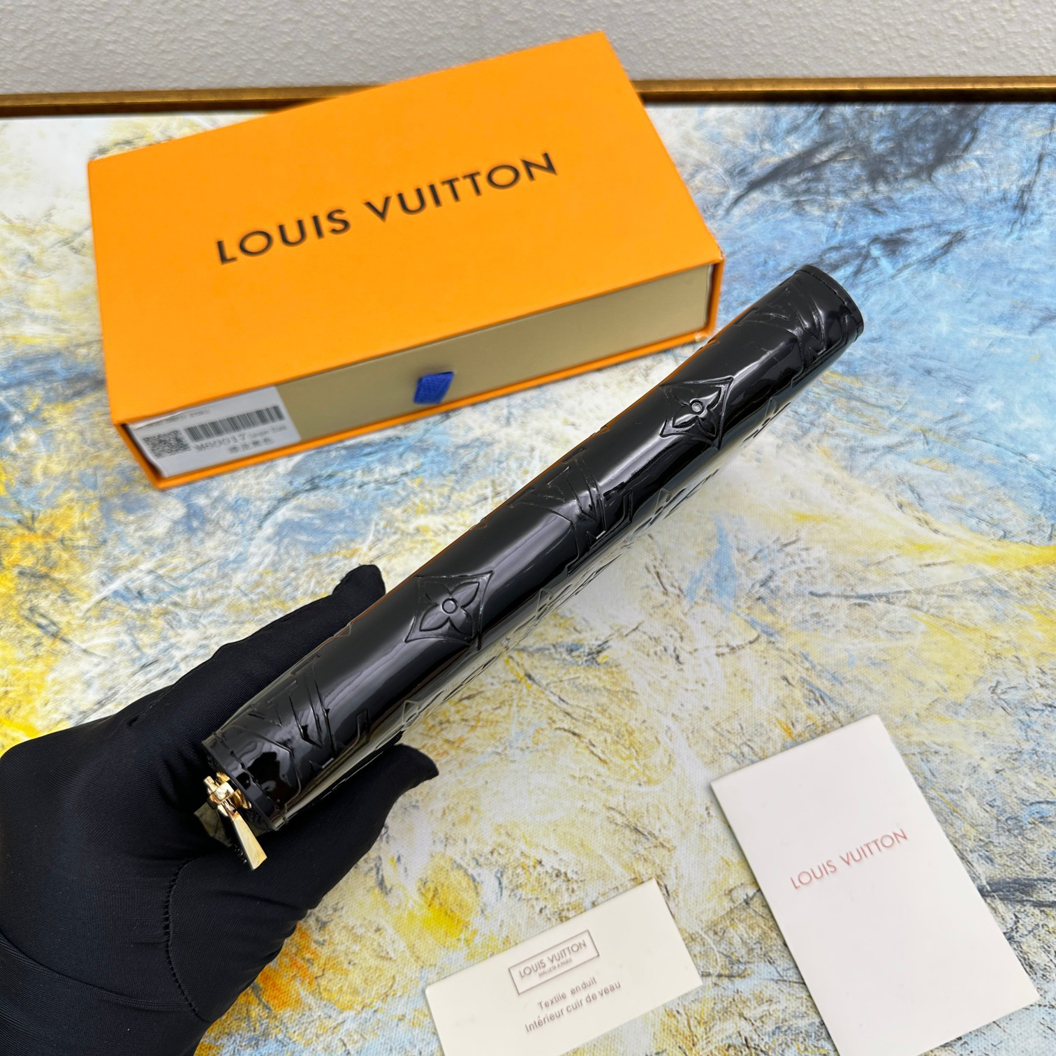 ルイ・ヴィトン ジッピー･ウォレット「エナメル」