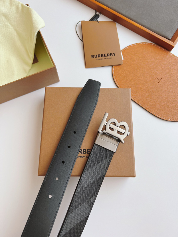 バーバリー「Burberry」フック TBベルト 2色