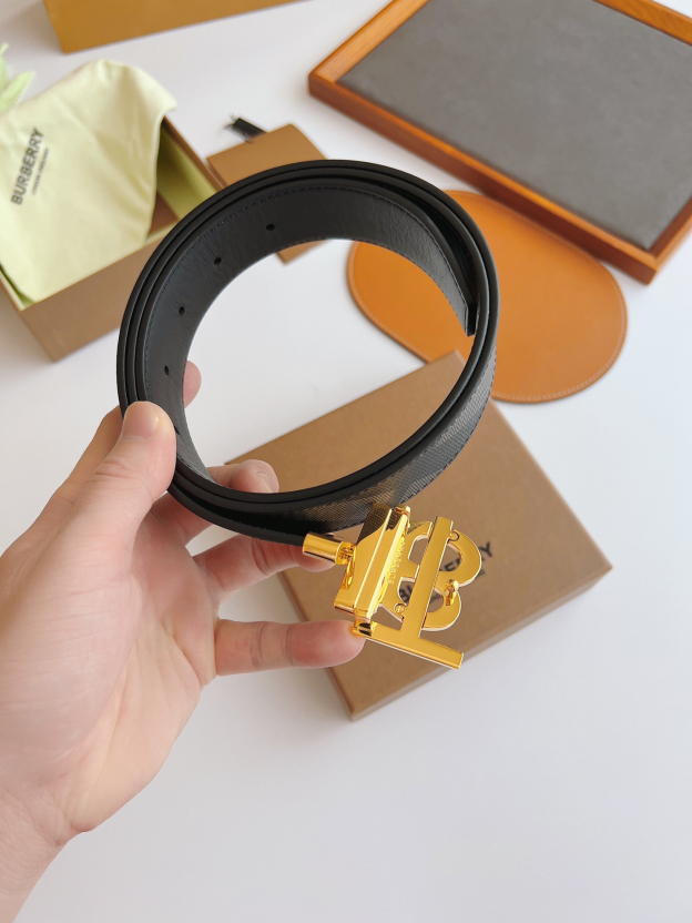 バーバリー「Burberry」フック TBベルト 2色