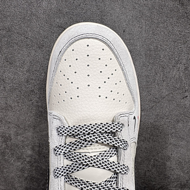 「コラボモデル」Supreme x Nike SB Dunk Low スニーカー