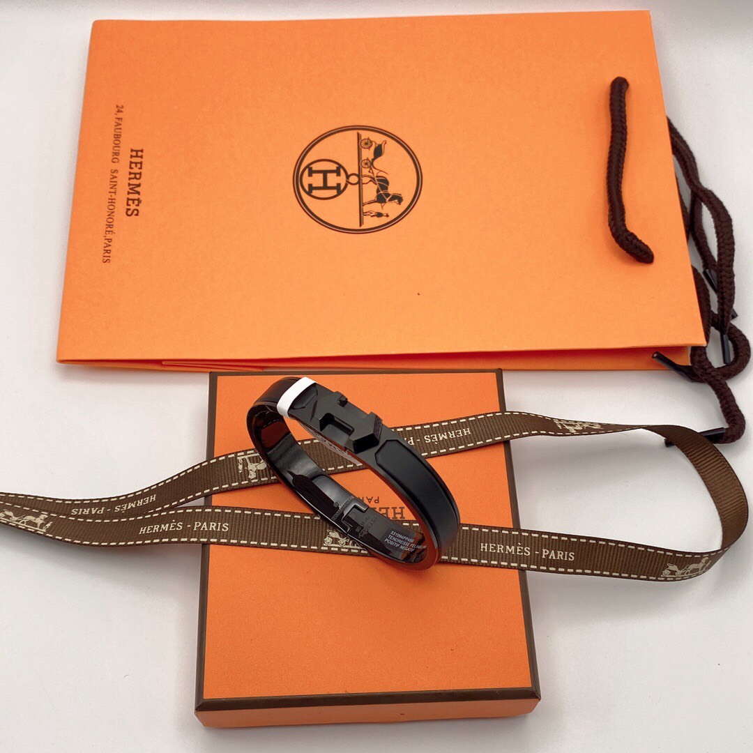 エルメス ブランドの象徴的なブレスレット