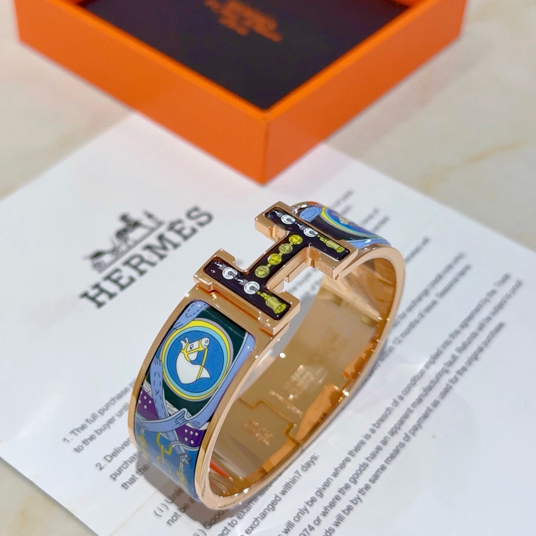 エルメス ブランドの象徴的なブレスレット