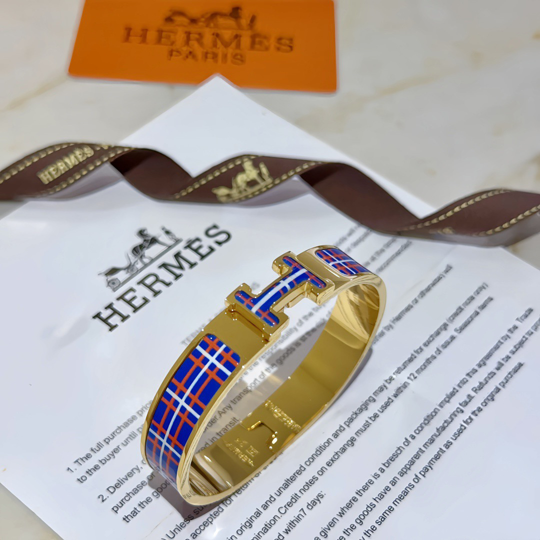 エルメス ブランドの象徴的なブレスレット