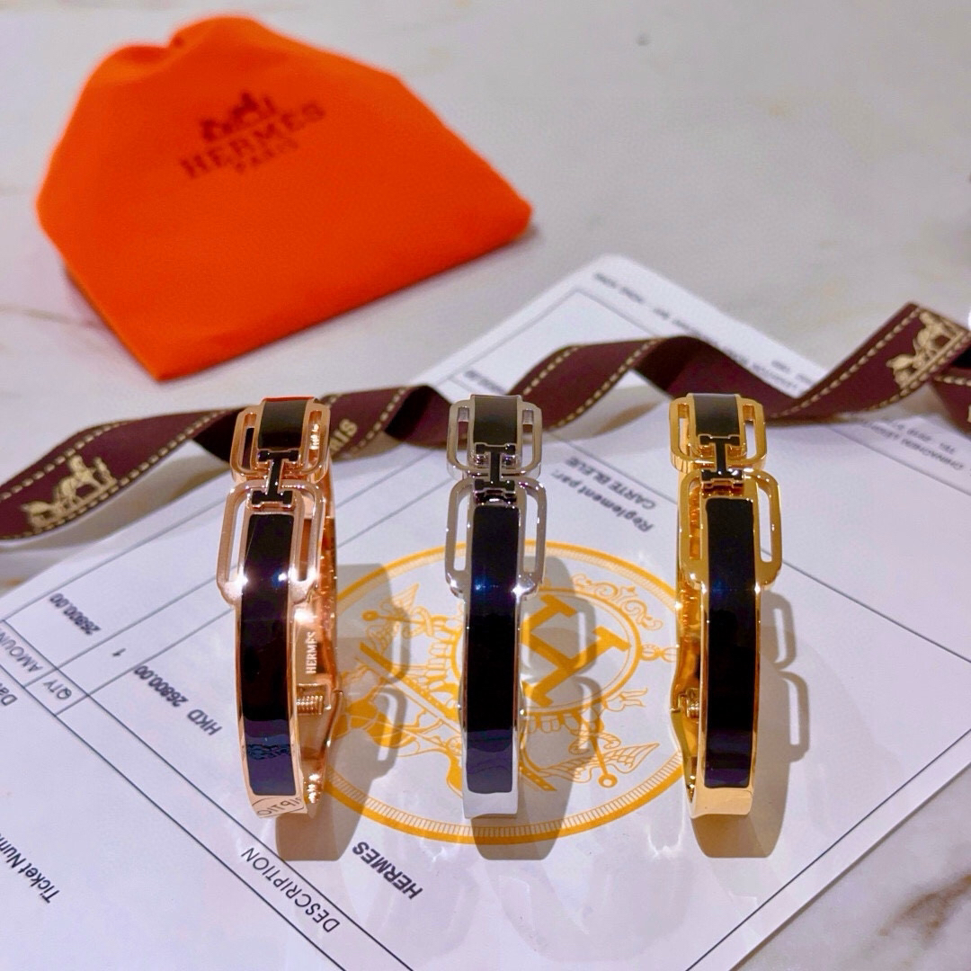 エルメス ブランドの象徴的なブレスレット