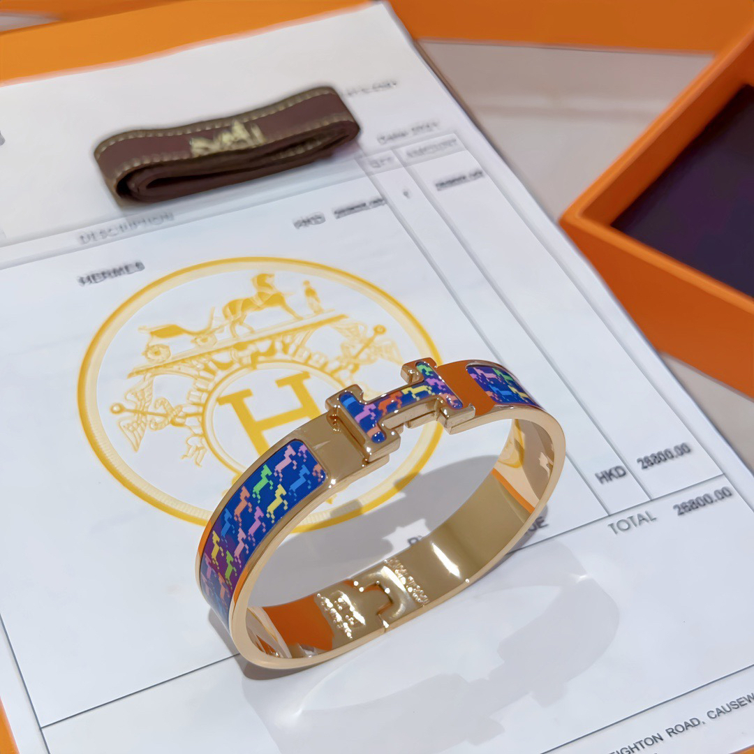 エルメス ブランドの象徴的なブレスレット