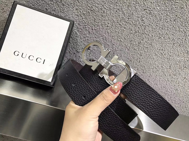 フェラガモ「Ferragamo」リバーシブルベルト