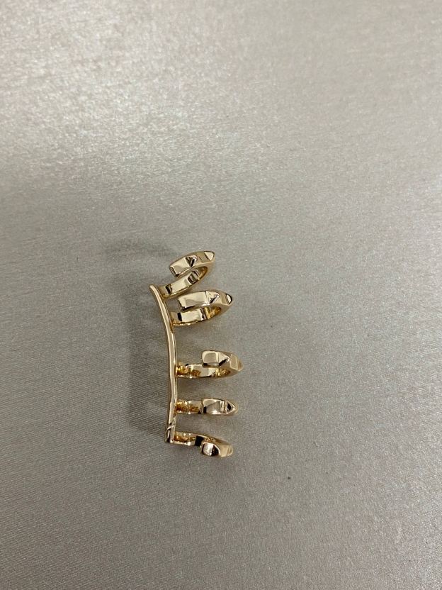 エルメス イヤリング、卓越した職人技の輝き