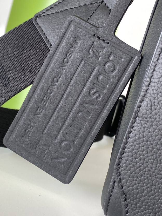 ルイ・ヴィトン「Louis Vuitton」テイクオフ･メッセンジャー