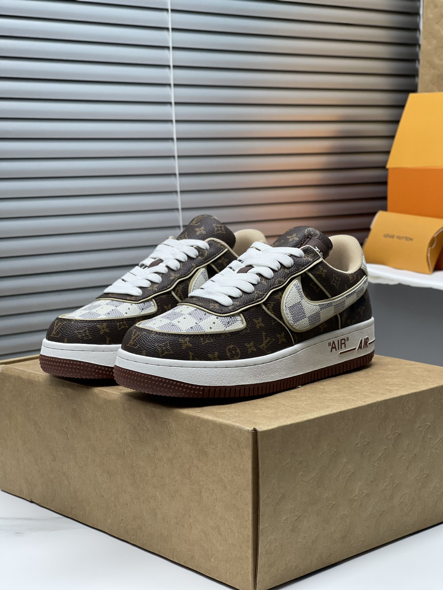 「ルイ・ヴィトン」Nike Air Force 1 Low 限定スニーカー