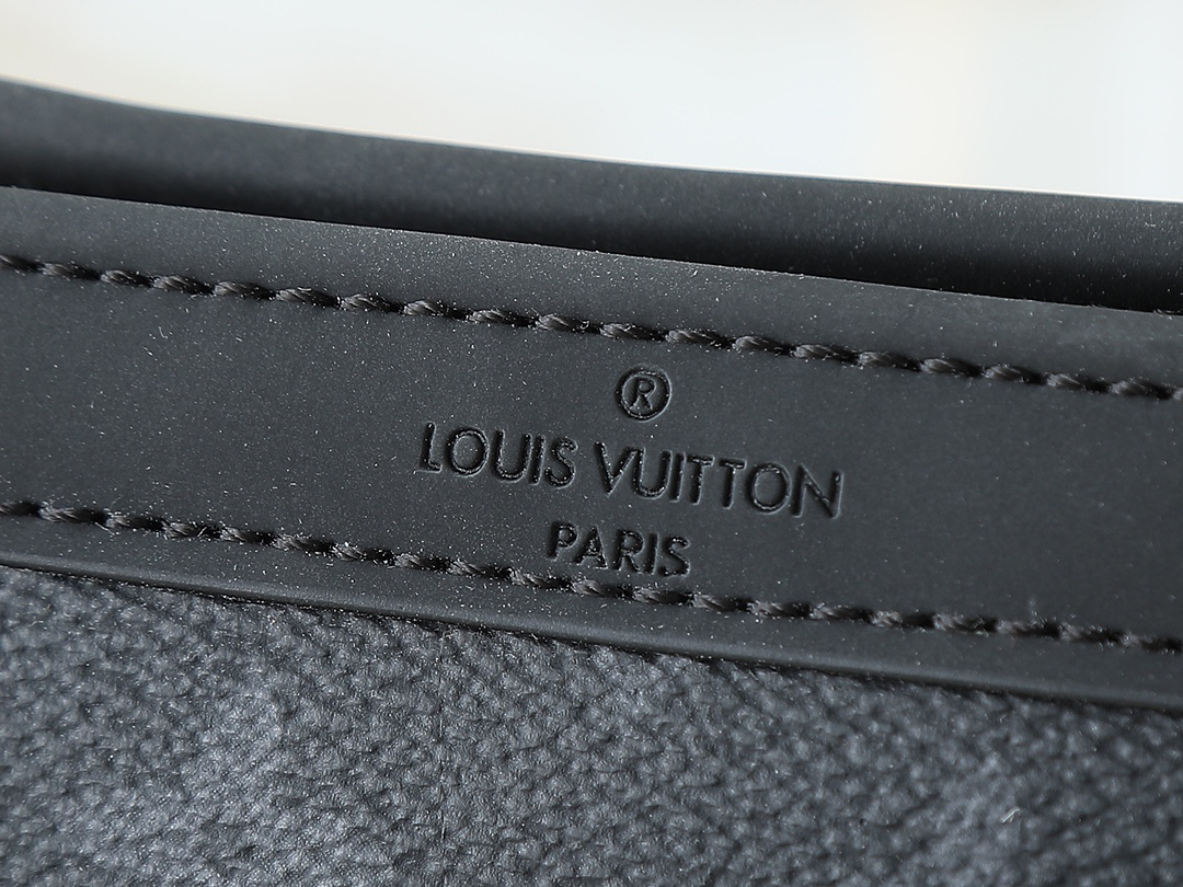 ルイ・ヴィトン ガストン･ウェアラブル･ウォレット「Gaston Wearable Wallet」