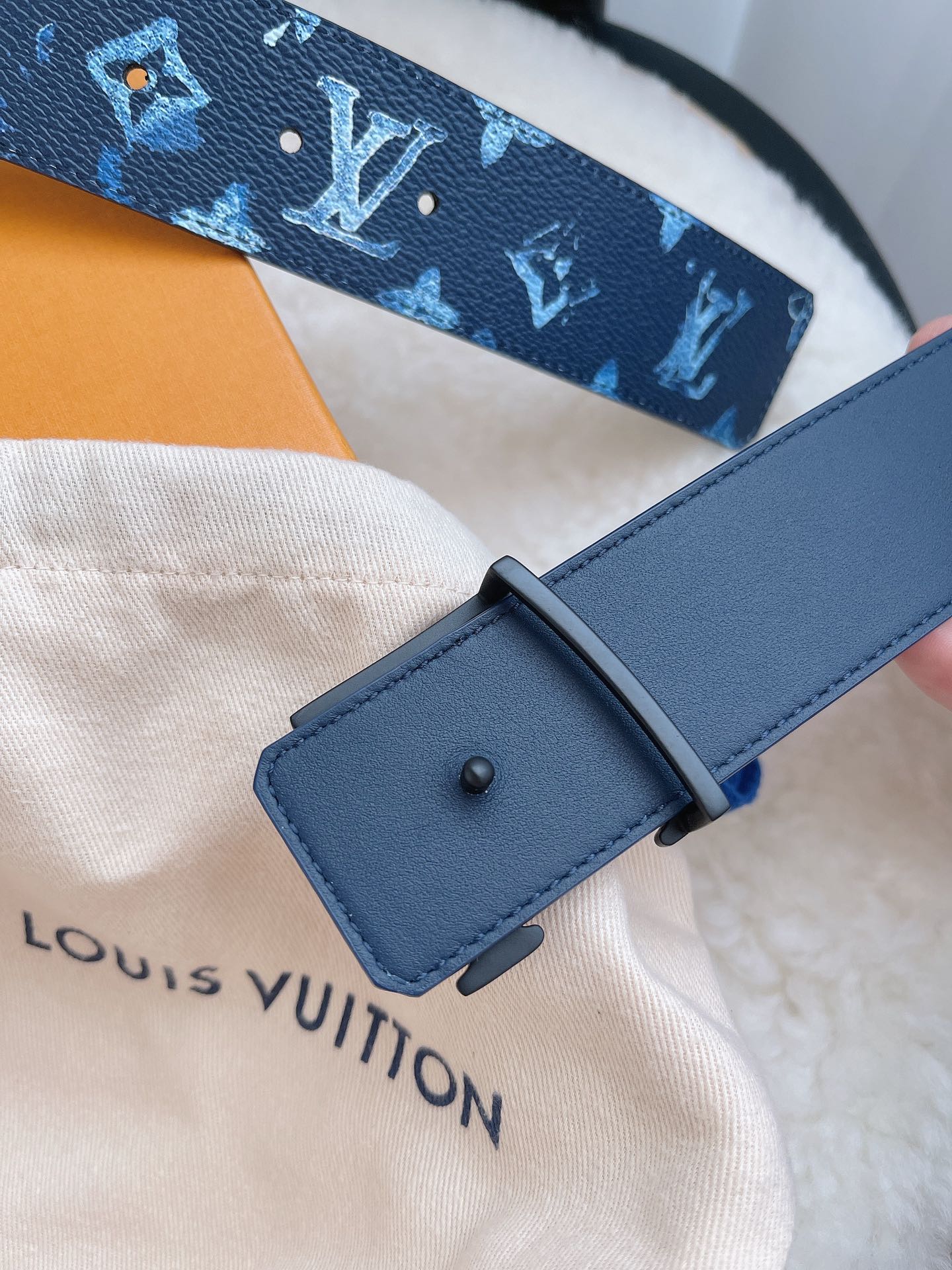 ルイ・ヴィトン「Louis Vuitton」ベルト･LV イニシャル 40MM