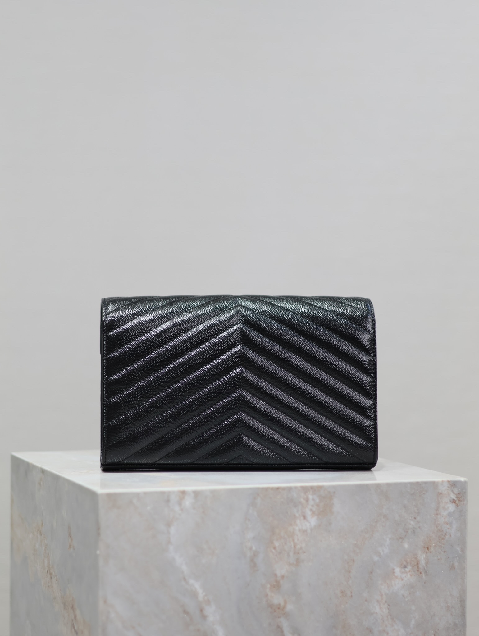 サンローラン「Saint Laurent」  MONOGRAM エンベロープバッグ