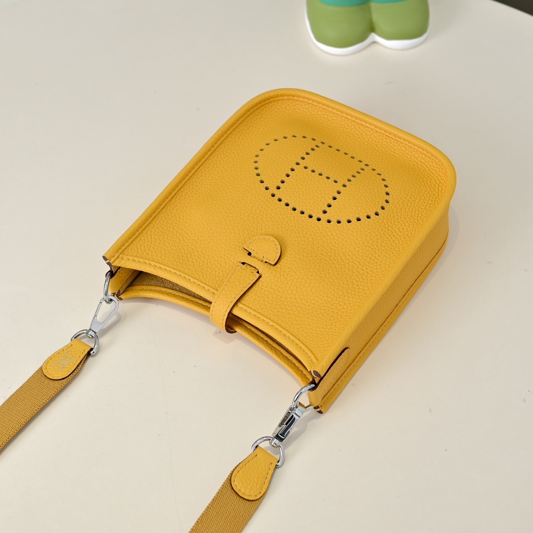 エルメス「Hermès」エヴェリン ミニ 17CM バッグ「EVELYNE MINI BAG」