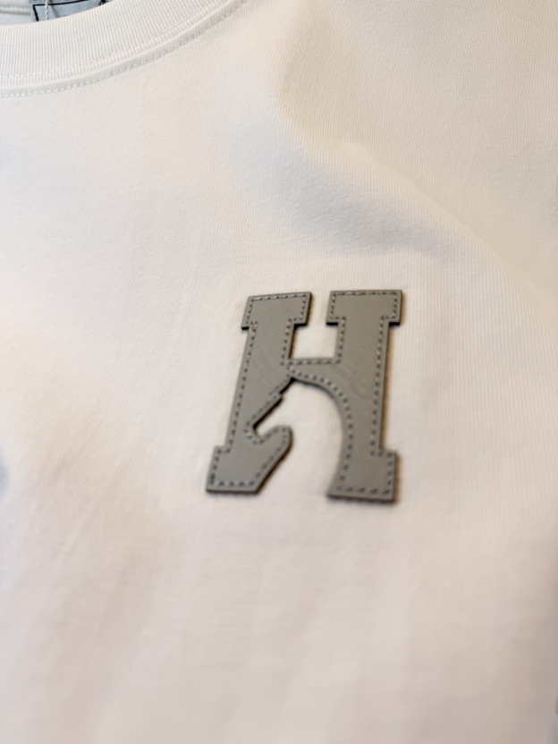 エルメス「Hermès」 クルーネックTシャツ 軽やかな着心地 春夏新作