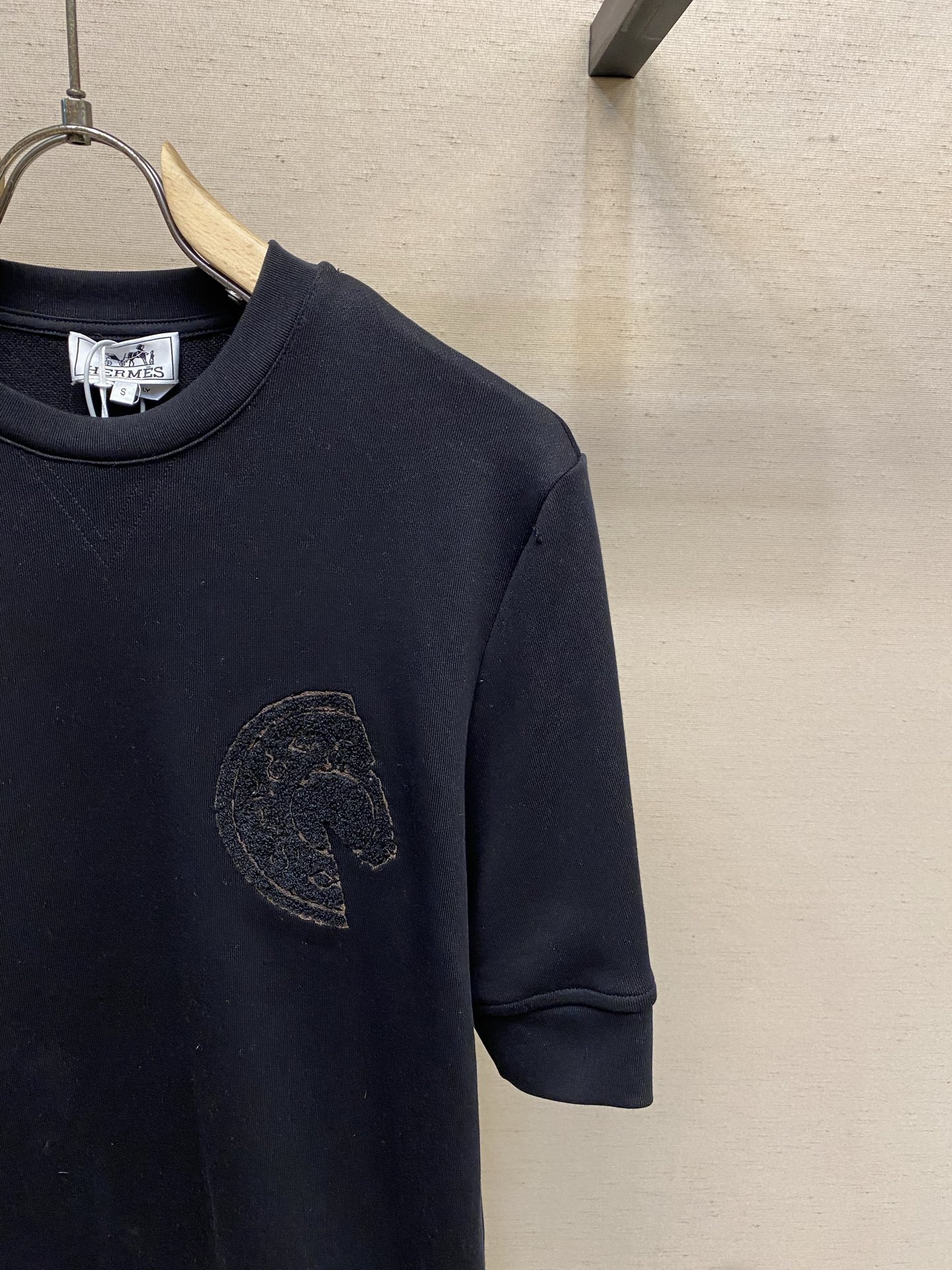 エルメス「Hermès」 クルーネックTシャツ 軽やかな着心地 春夏新作