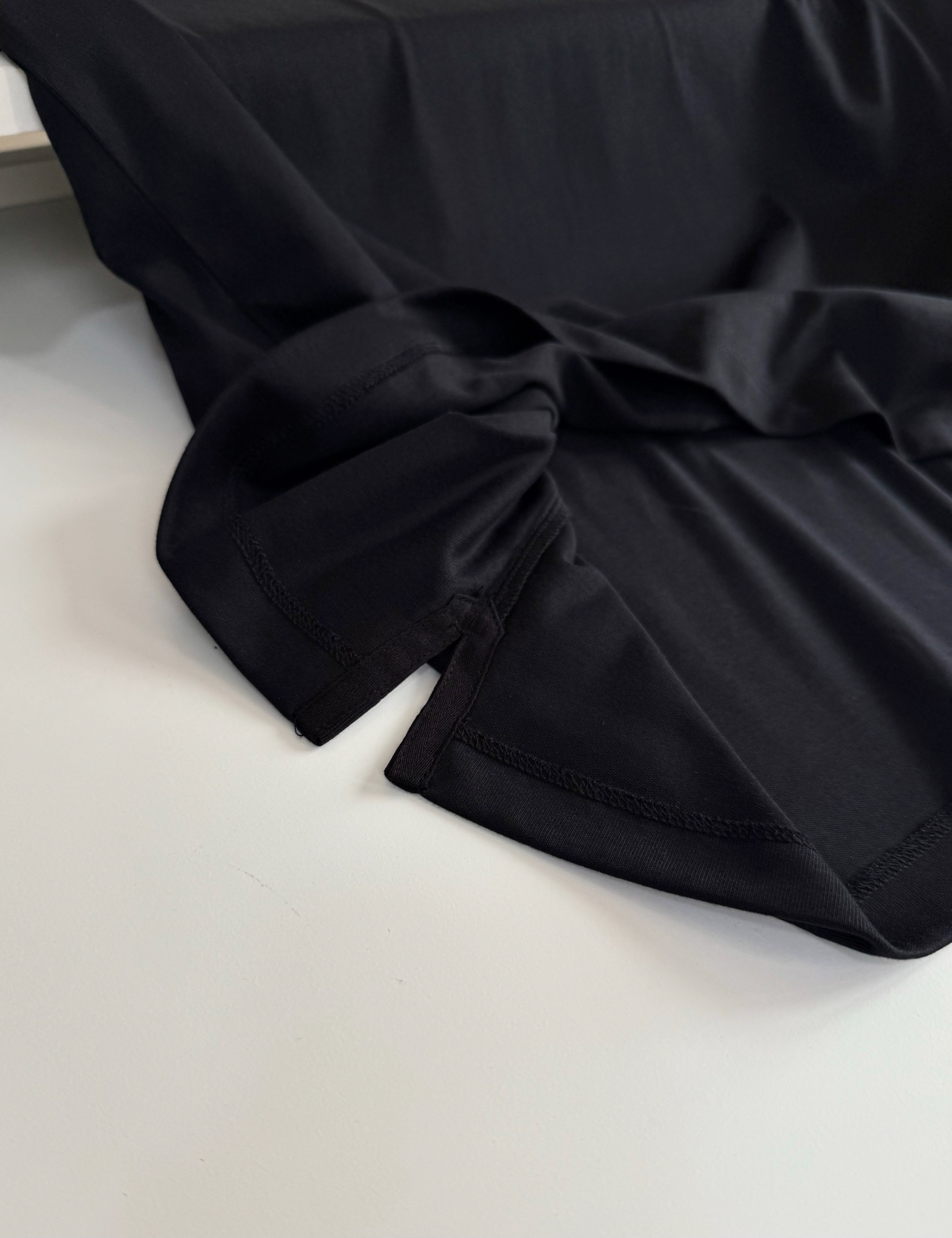 エルメス「Hermès」 クルーネックTシャツ 軽やかな着心地 春夏新作