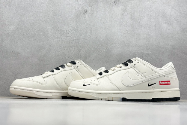 「コラボモデル」Supreme x Nike SB Dunk Low スニーカー