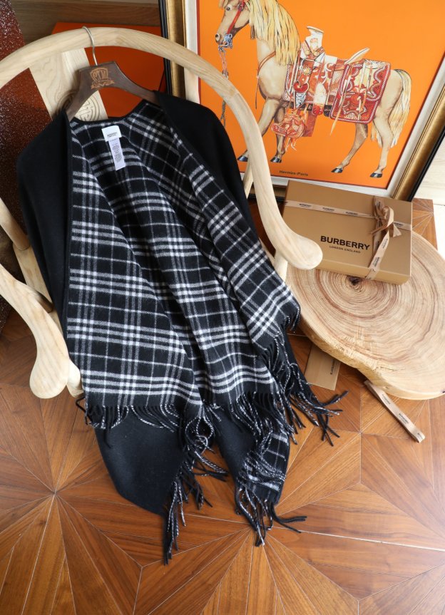 バーバリー「Burberry」リバーシブル チェック ウール ケープ 140x140cm