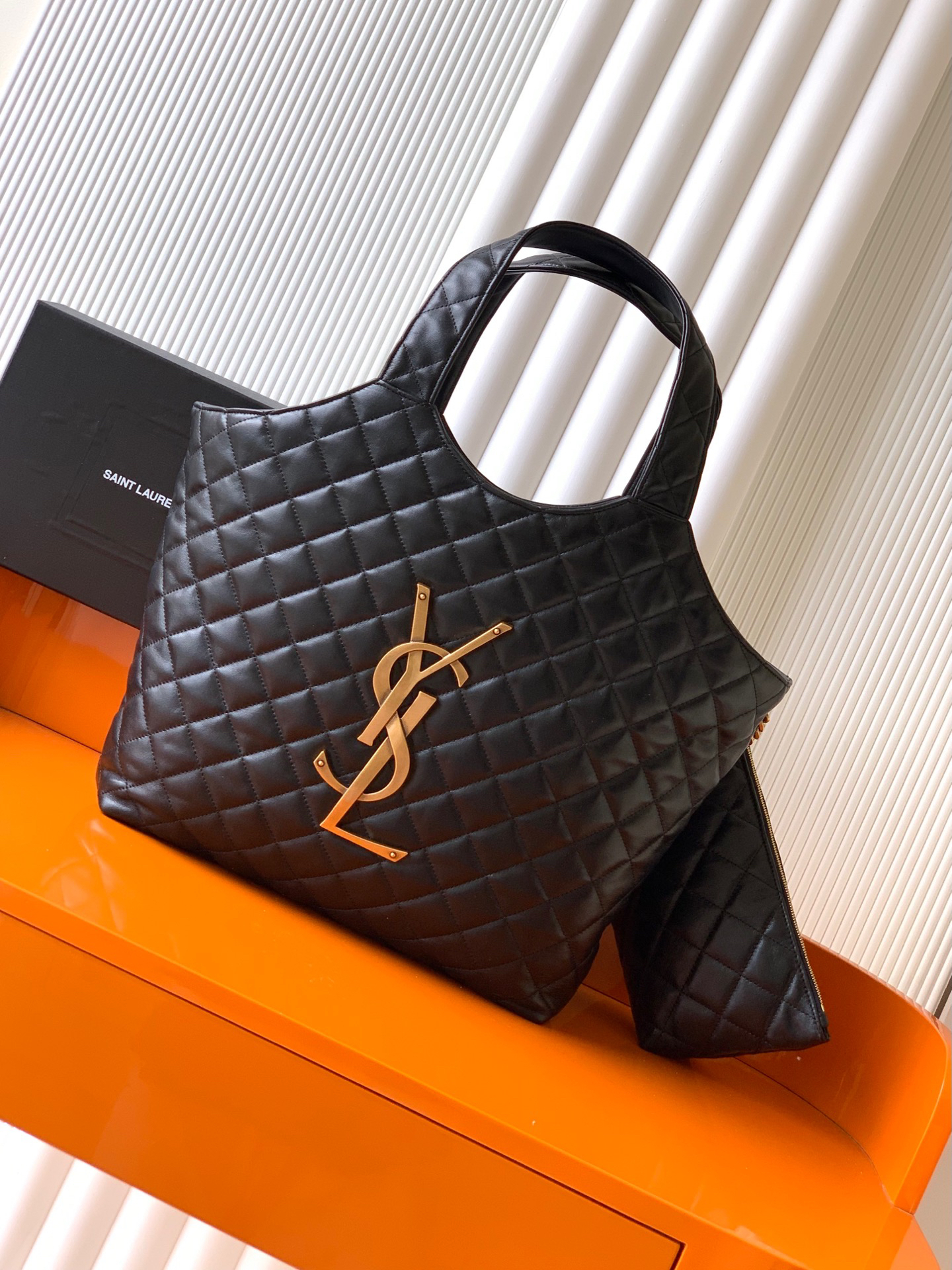 サンローラン「Saint Laurent」イカール ミディアム（キルティングナッパレザー）