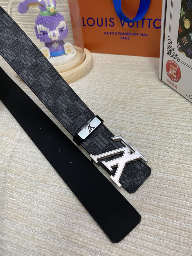 【新商品入荷】Louis Vuitton クラシックハイクオリティベルト「全長約 100cm」