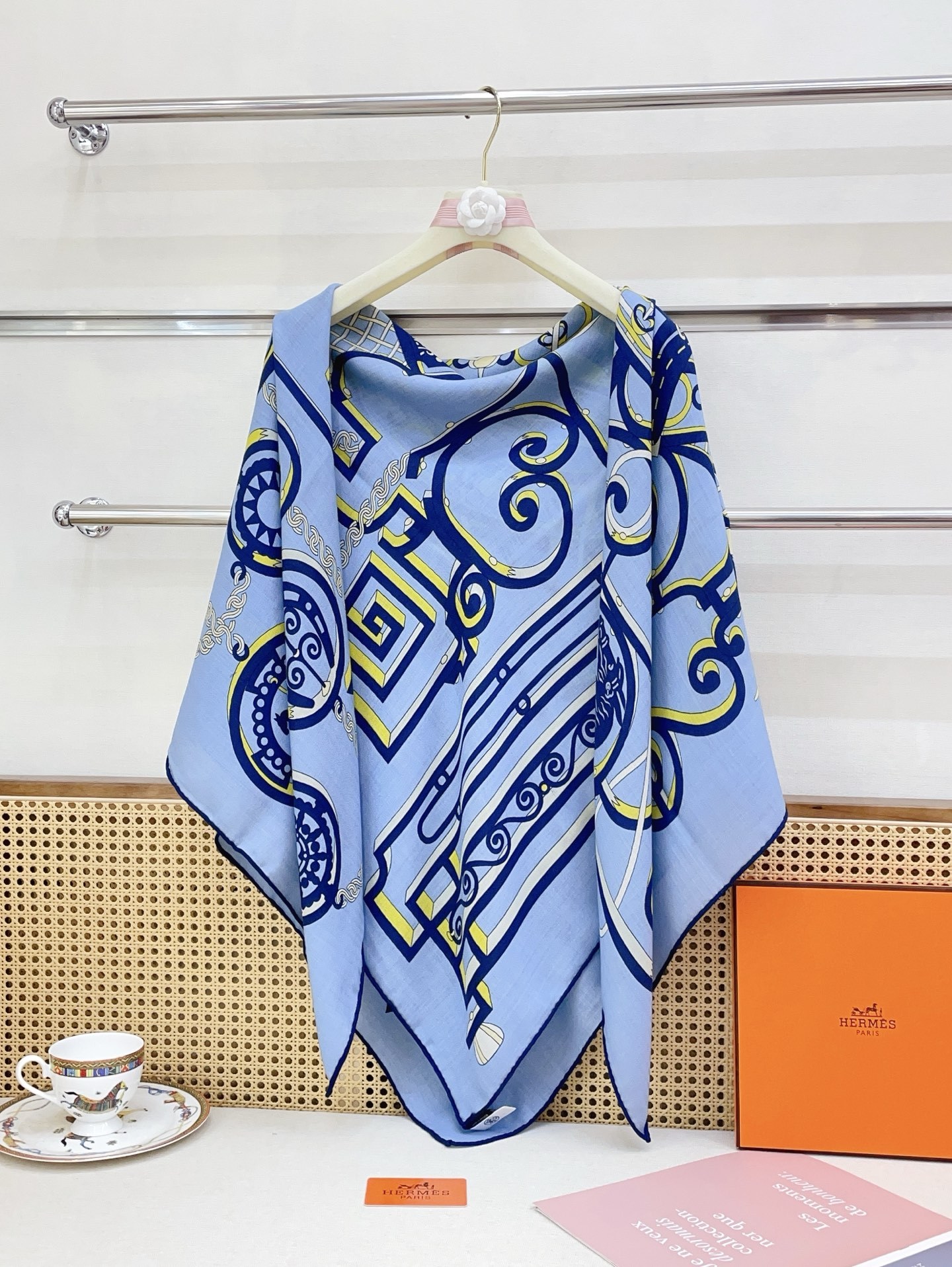 エルメス 新作ファッションアイテム カシミアスカーフ