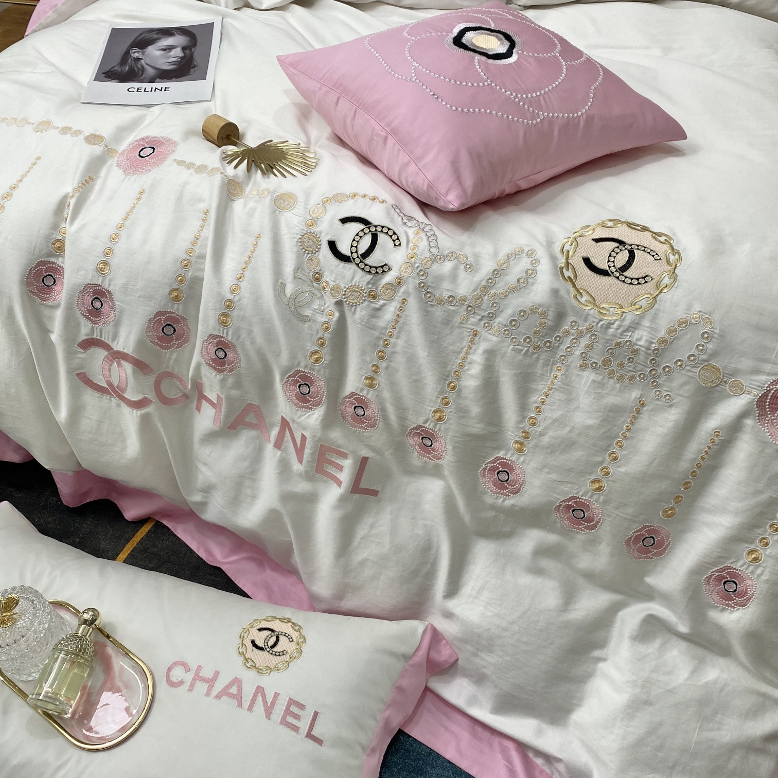 シャネル「Chanel」プレミアムコットン ゴールド＆シルバー刺繍 4点セット