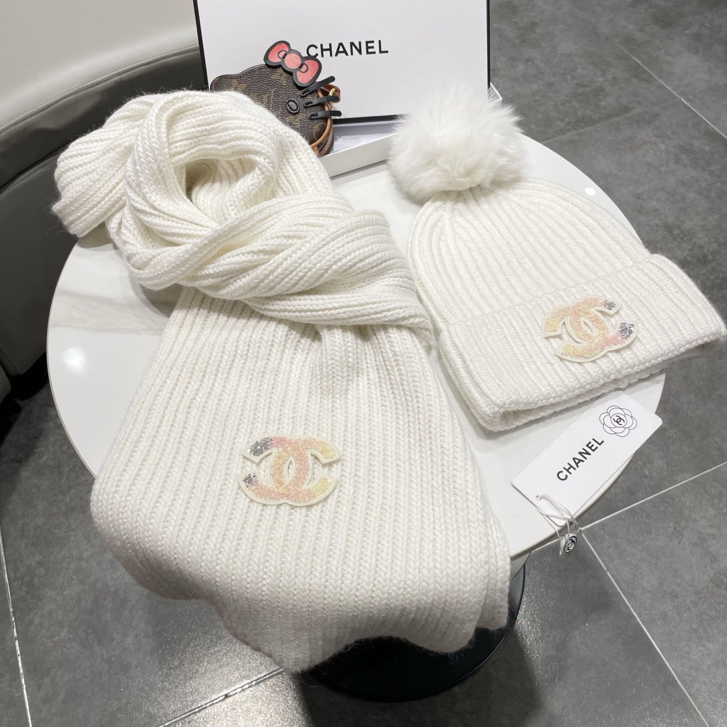 【定番人気】シャネル 秋冬 防寒アクセサリー マフラー＆ハットセット