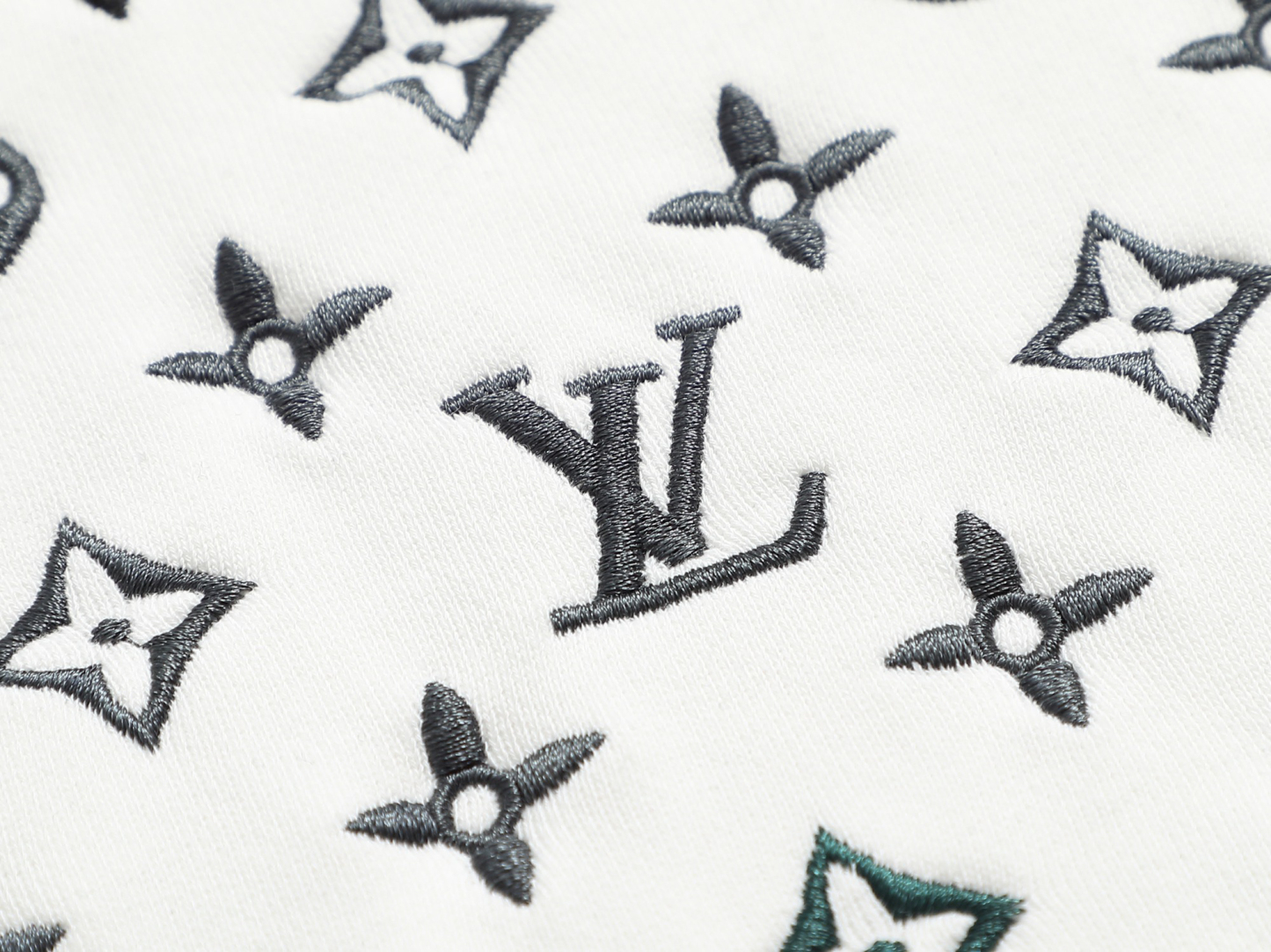 ルイ・ヴィトン「Louis Vuitton」スウェット(ユニセックス)