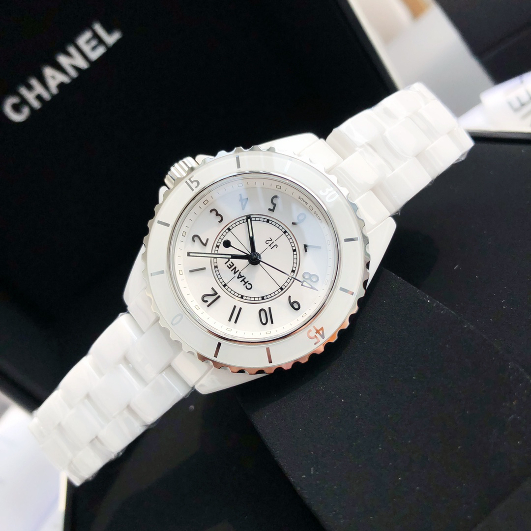 シャネル「Chanel」J12 キャリバー 33MM