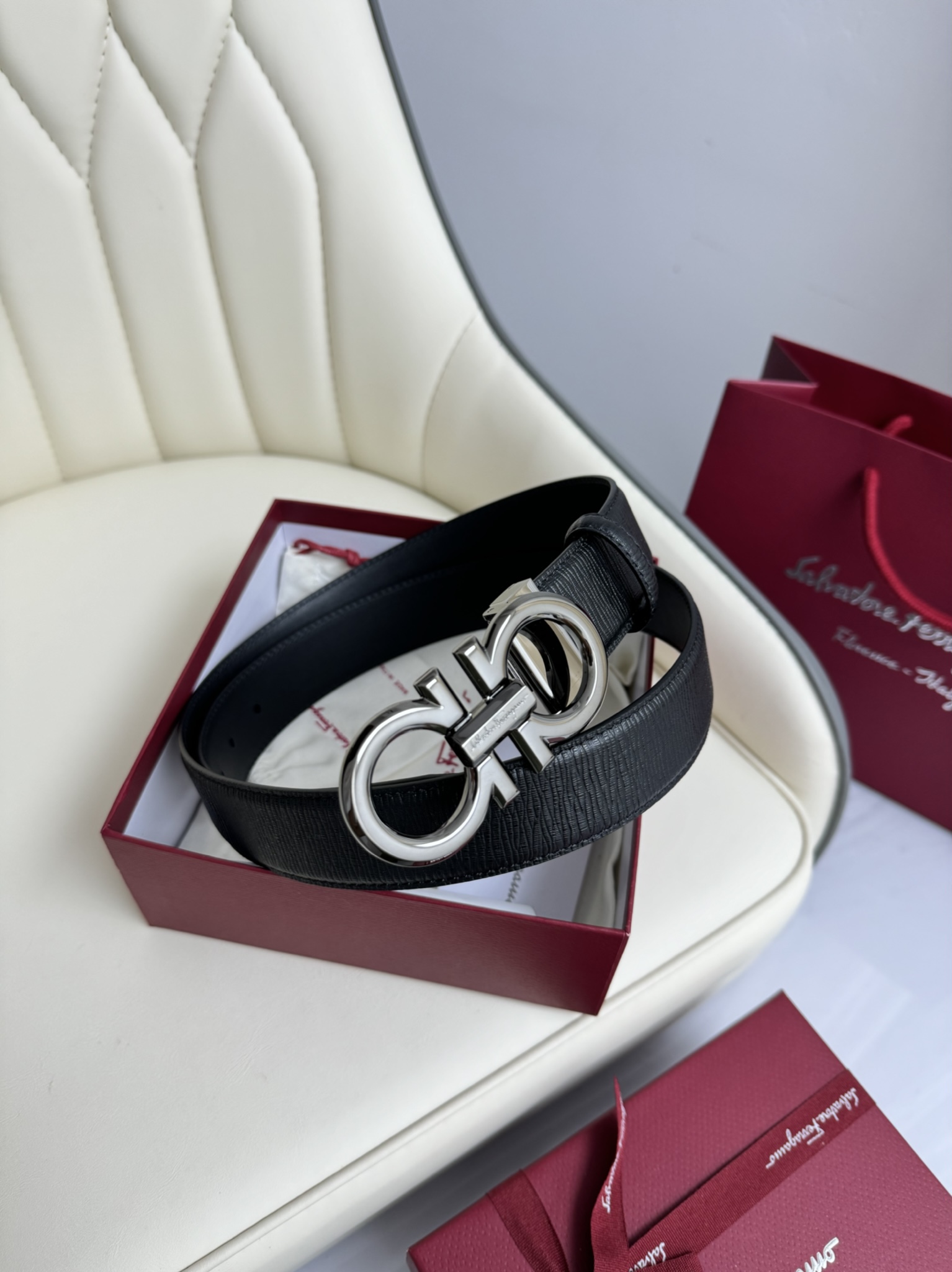 【新規倉庫入り】Salvatore Ferragamo 職人仕上げ高級ベルト「全長約 100cm」