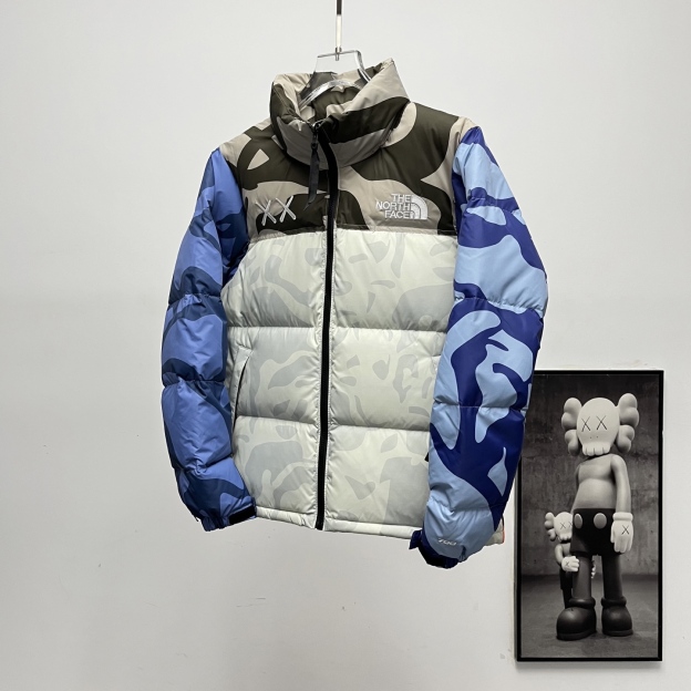 ザ・ノースフェイス XX KAWS 夢のコラボレーション ファッションフーディダウンジャケット 男女兼用