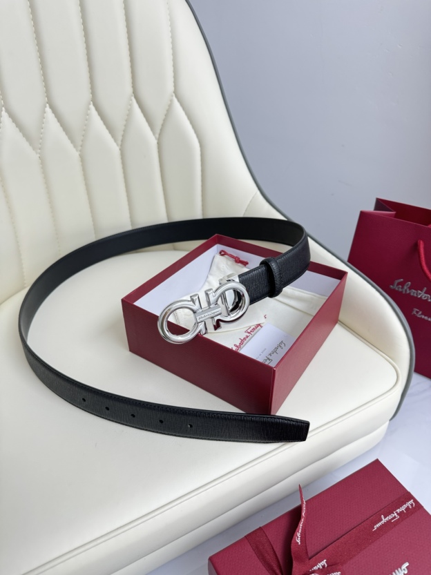 【新規倉庫入り】Salvatore Ferragamo 職人仕上げ高級ベルト「全長約 100cm」
