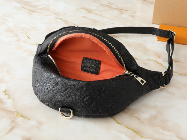 ルイ・ヴィトン「Louis Vuitton」Bumbag チェストバッグ＆ウエストバッグ
