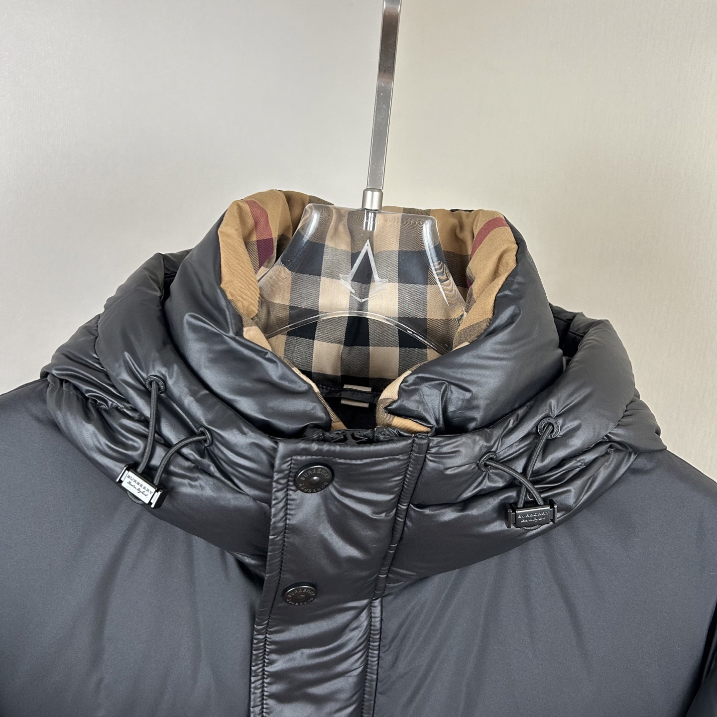 バーバリー「Burberry」秋冬フード付きダウンジャケット